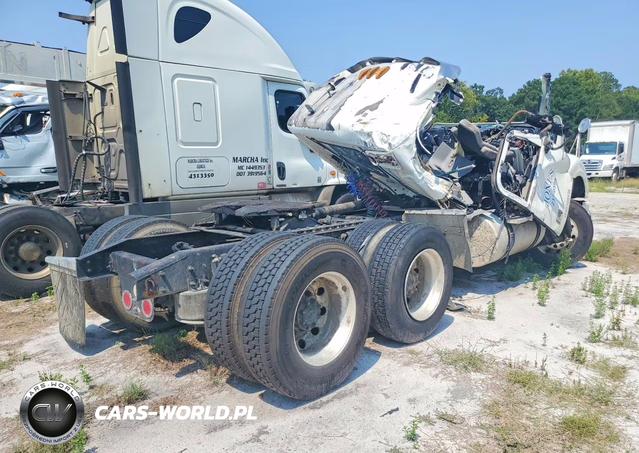 2015 Freightliner Columbia Semi Truck VIN:3ALXA7006FDGK5238 - 3