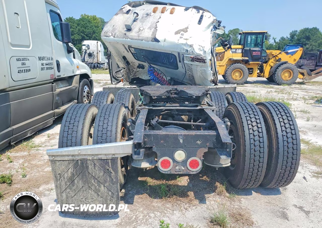 2015 Freightliner Columbia Semi Truck VIN:3ALXA7006FDGK5238 - 6