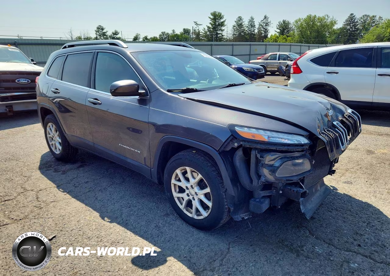 2015 Jeep Cherokee Latitude VIN:1C4PJMCS7FW787843 - 4