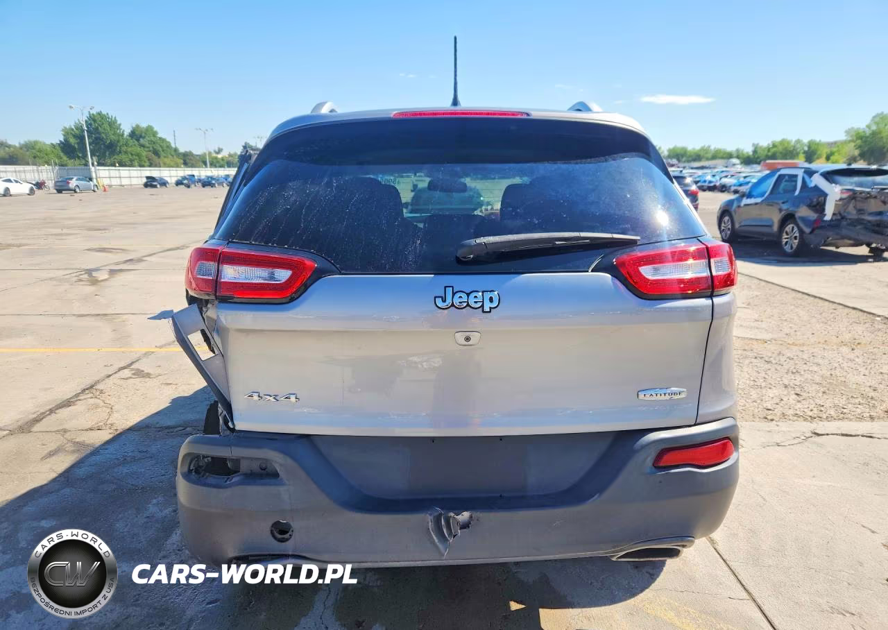 2015 Jeep Cherokee Latitude VIN:1C4PJMCS0FW639291 - 6
