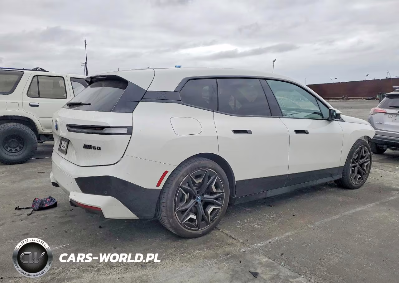 2023 BMW Ix M60 VIN:WB533CF03PCM64126 - 3
