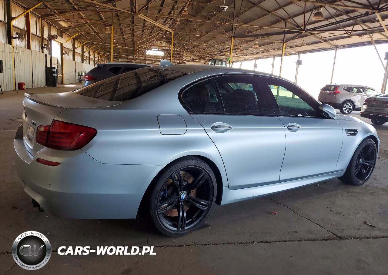2013 BMW M5 VIN:WBSFV9C51DC773824 - 3