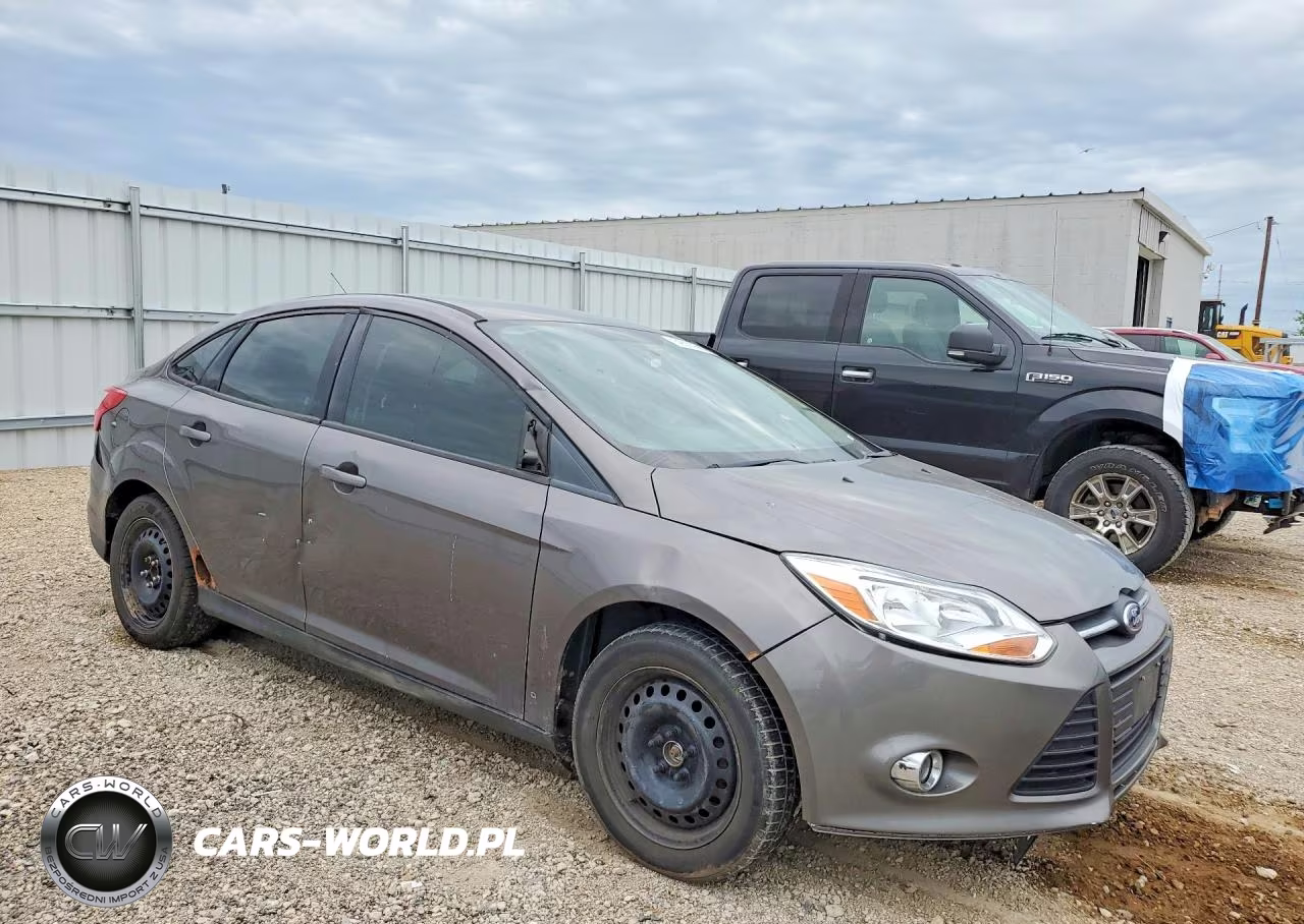 2012 Ford Focus Se VIN:1FAHP3F29CL285606 - 4