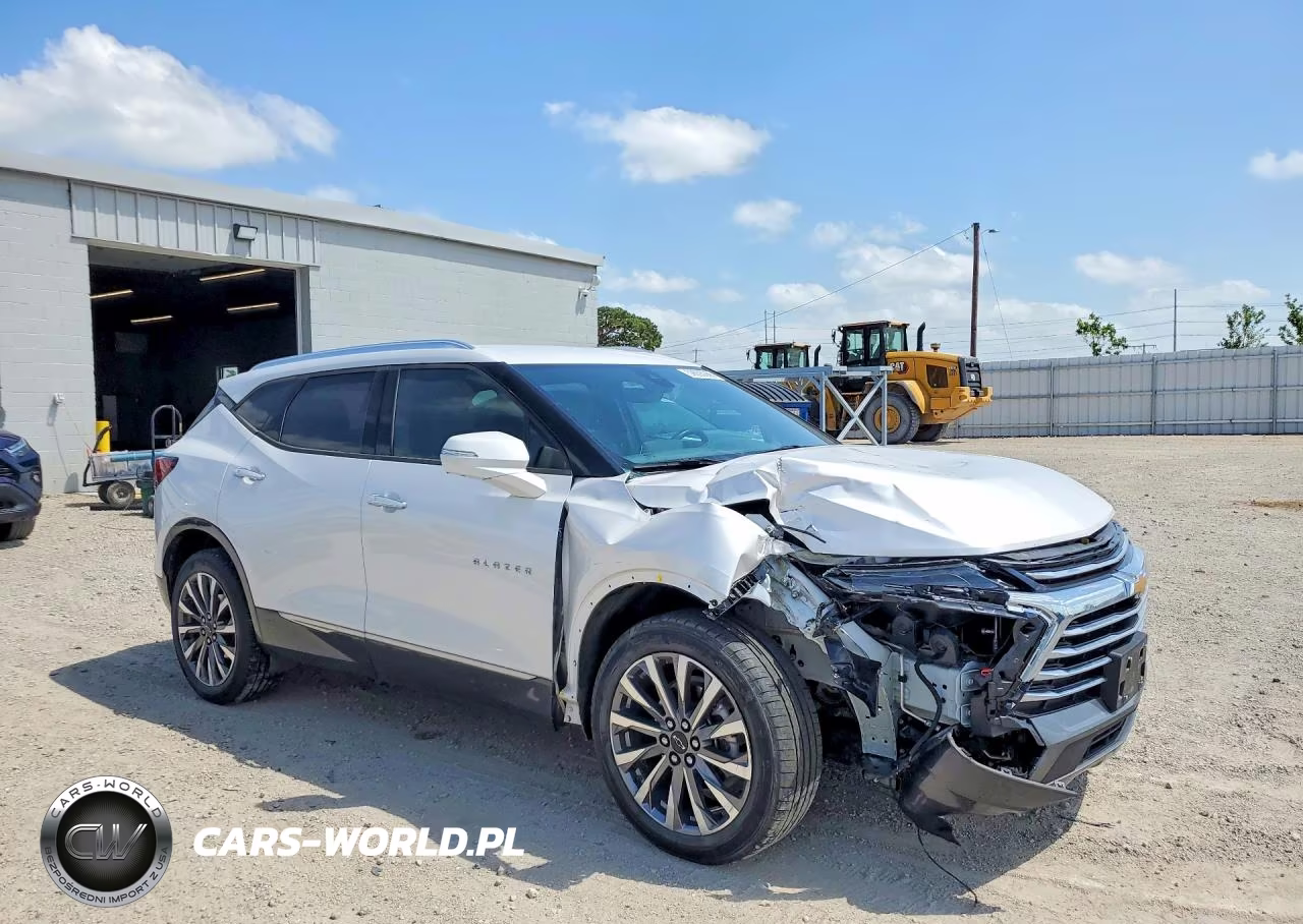 2025 Chevrolet Blazer Premier VIN:3GNKBLRSXSS105334 - 4