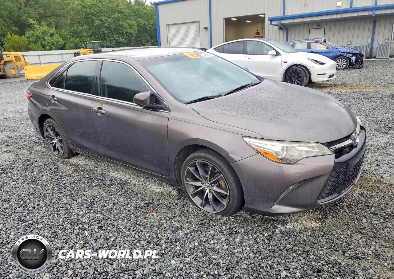 2017 Toyota Camry Xse VIN:4T1BF1FK4HU786097 - 4