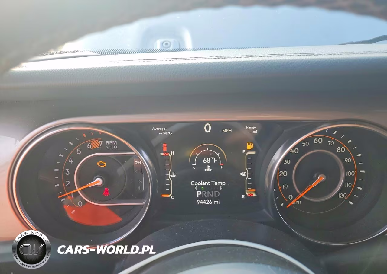 2020 Jeep Wrangler Unlimited Sahara VIN:1C4HJXEN6LW204381 - 9