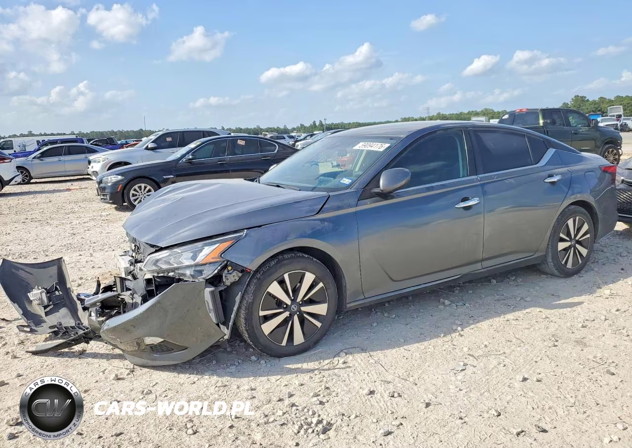 2022 Nissan Altima Sv