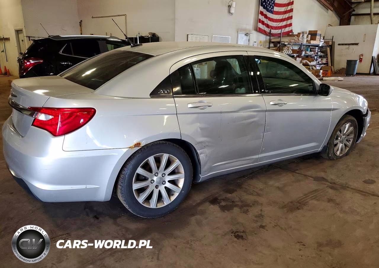 2011 Chrysler 200 Touring VIN:1C3BC1FG9BN503983 - 3