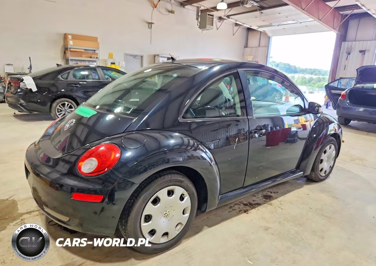 2010 Volkswagen New Beetle VIN:3VWPW3AGXAM010945 - 3