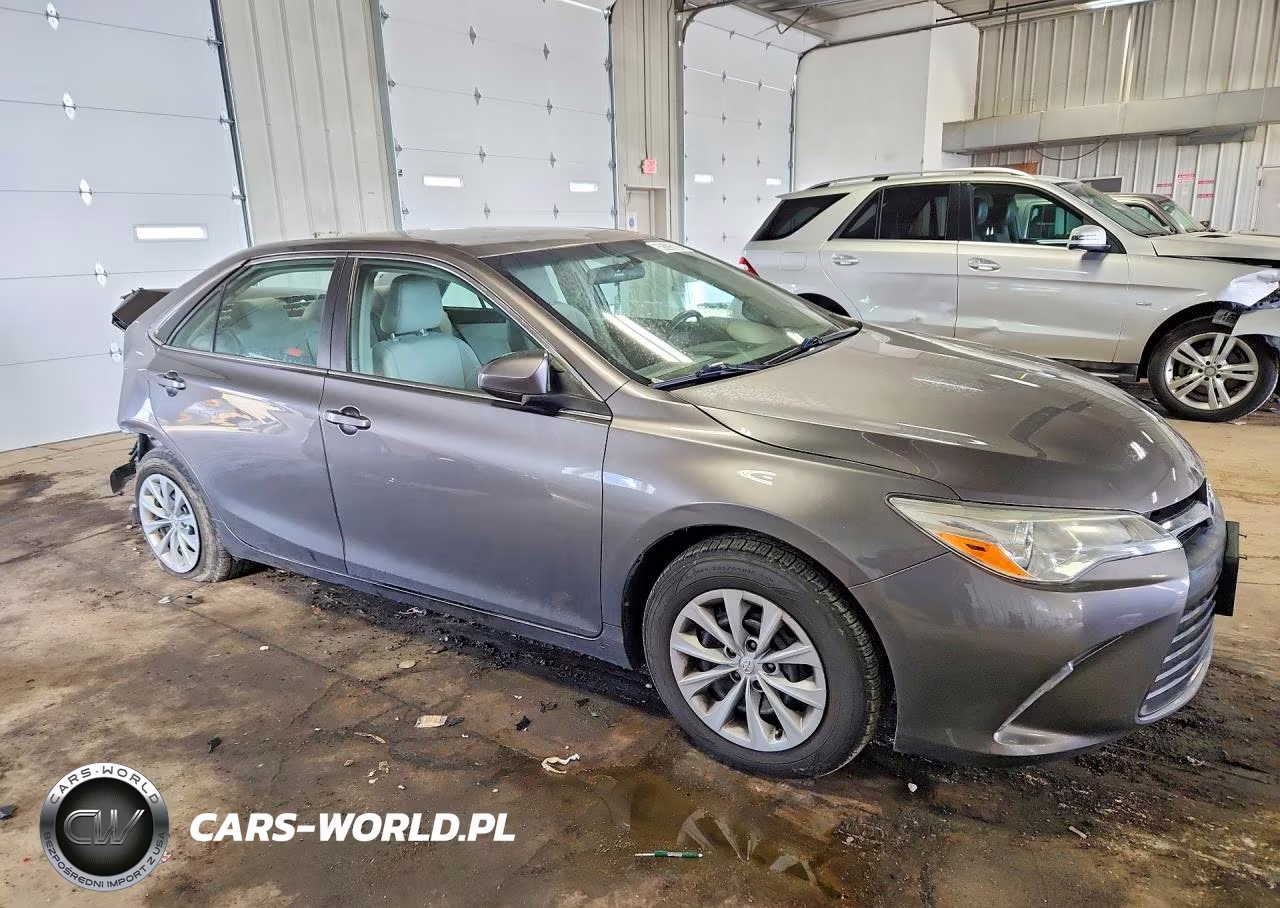 2015 Toyota Camry Le VIN:4T4BF1FK8FR470768 - 4