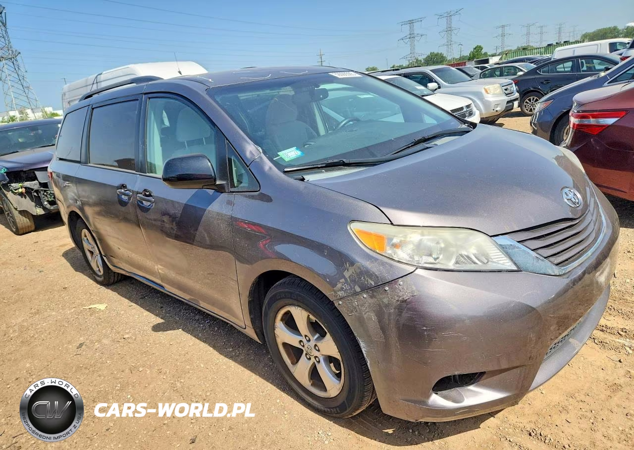 2015 Toyota Sienna Le VIN:5TDKK3DCXFS613015 - 4