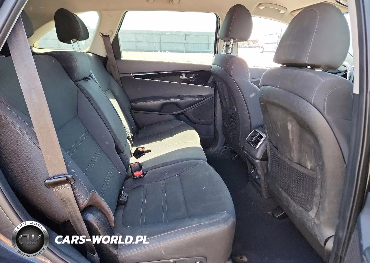 2020 Kia Sorento Lx VIN:5XYPG4A33LG702841 - 11