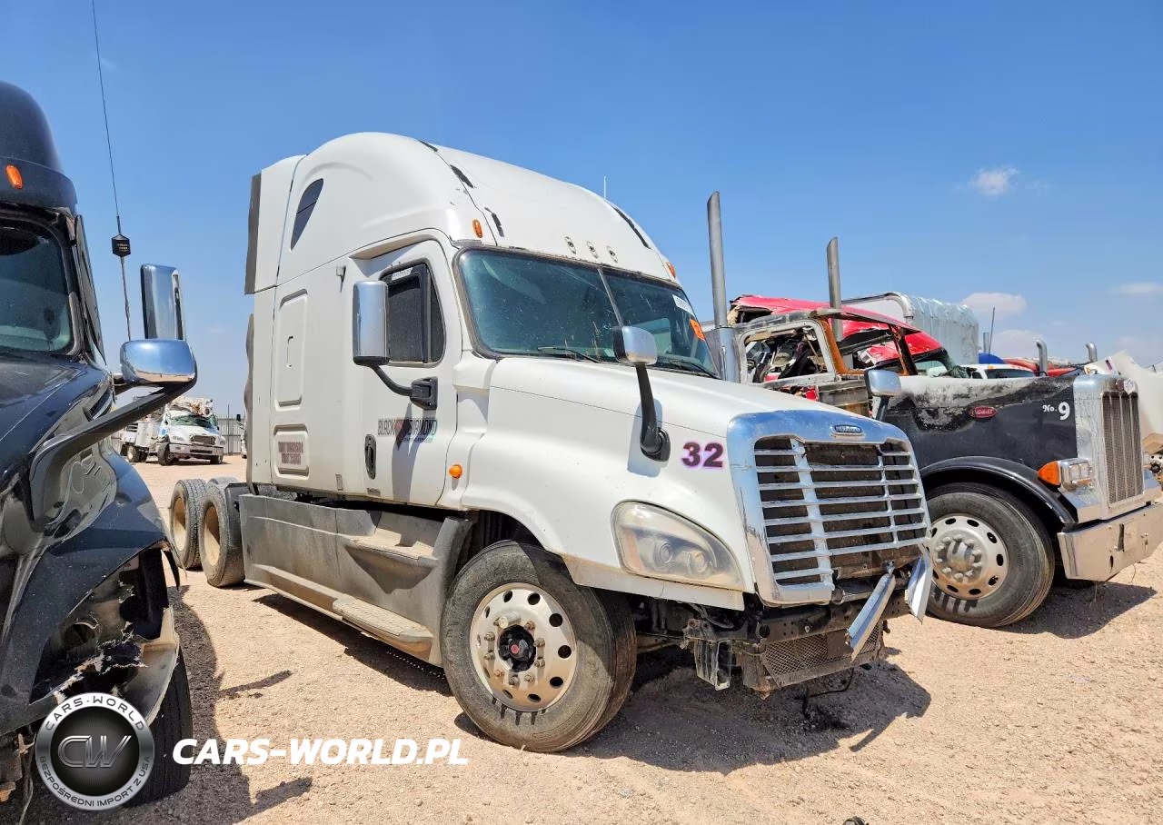 2012 Freightliner Cascadia Semi Truck VIN:1FUJGLBG5CSBV7023 - 4