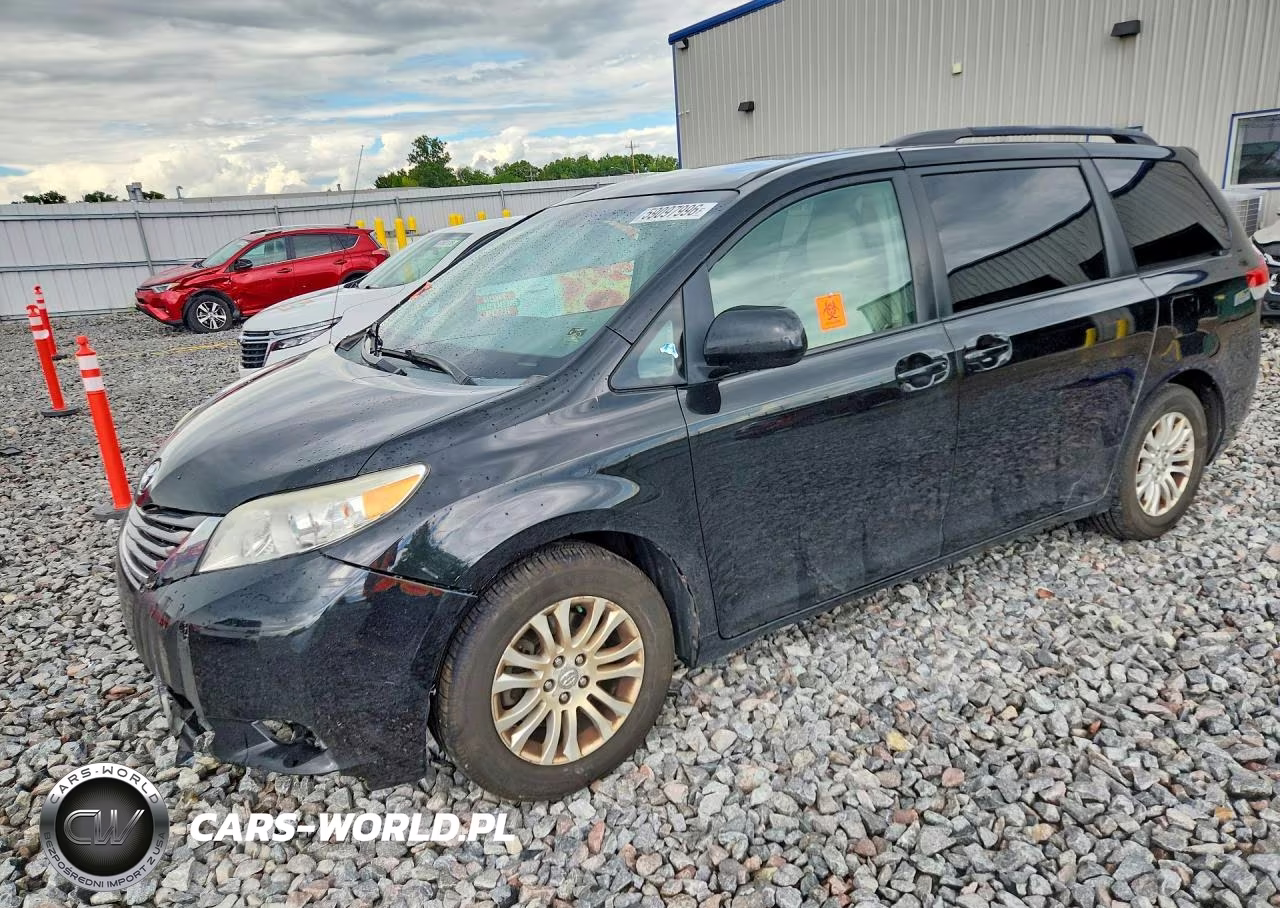 2012 Toyota Sienna Xle 8-Passenger – zdjęcie 1 z 13