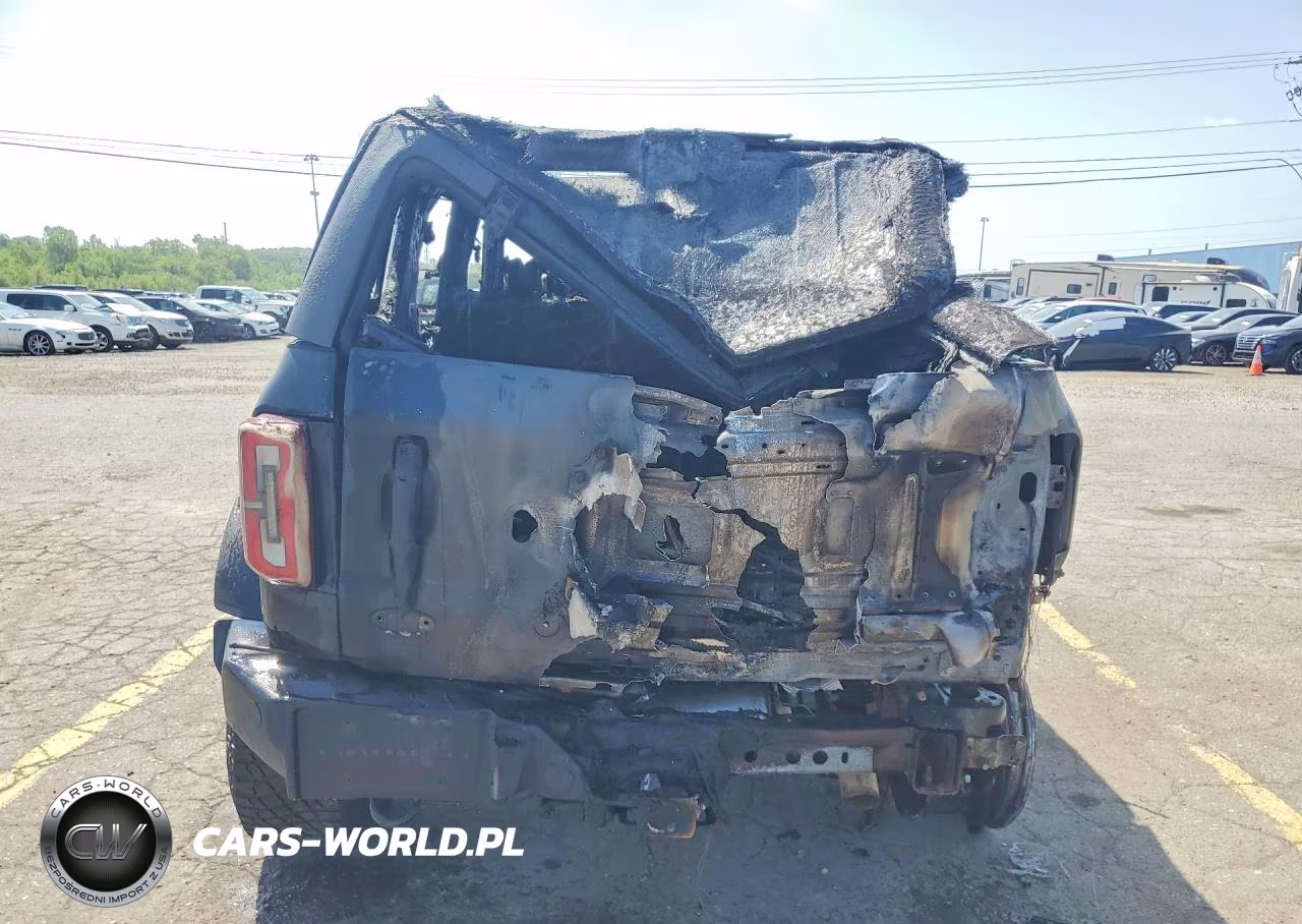 2023 Ford Bronco Base VIN:1FMEE5DP9PLB86556 - 6
