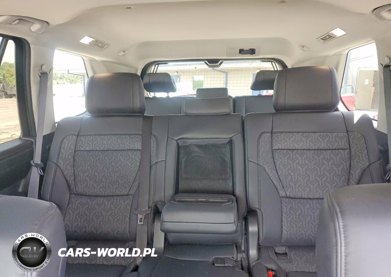 2024 Toyota Sequoia Sr5 VIN:7SVAAABA6RX043961 - 10