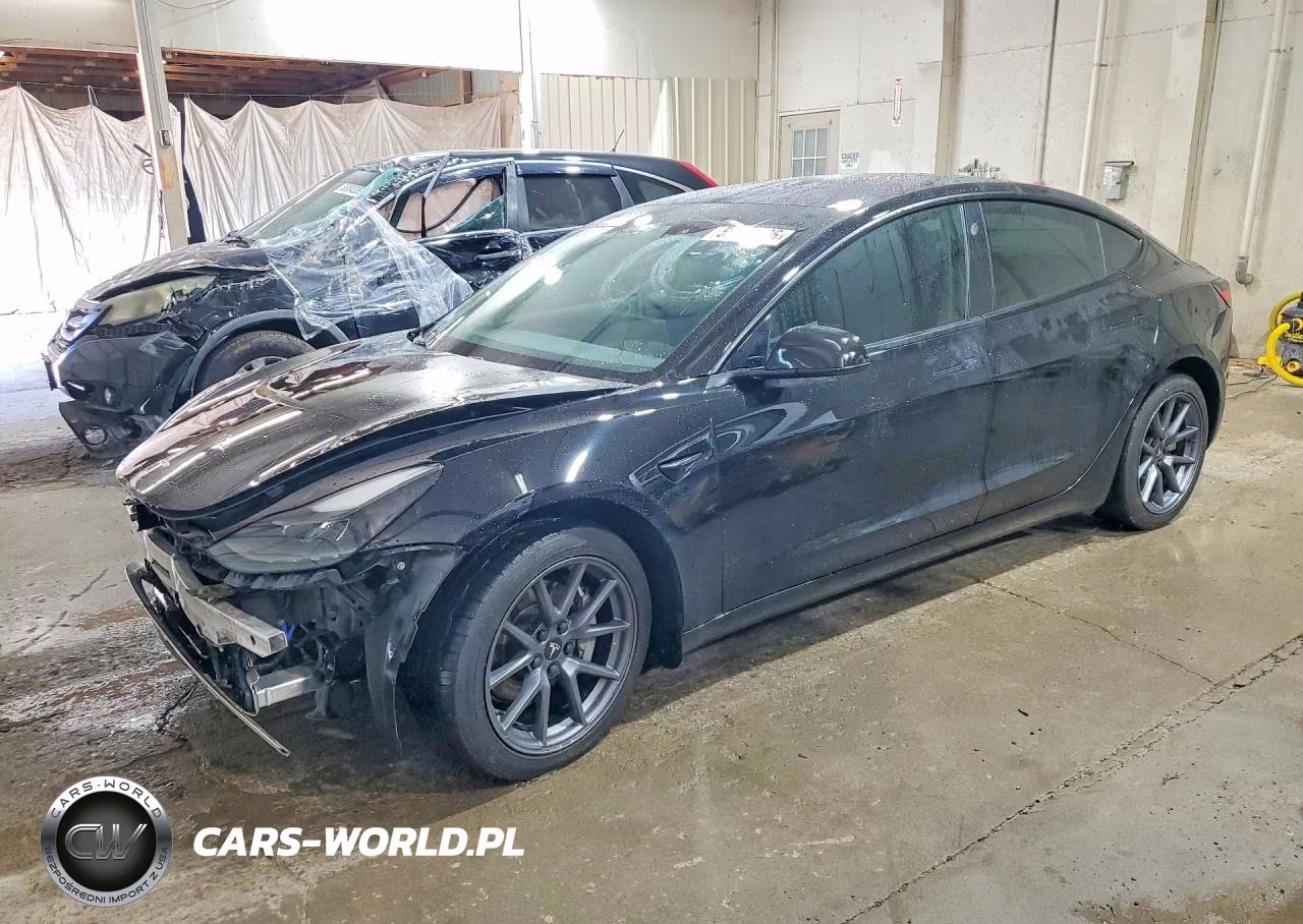 2021 Tesla Model 3 – zdjęcie 1 z 13