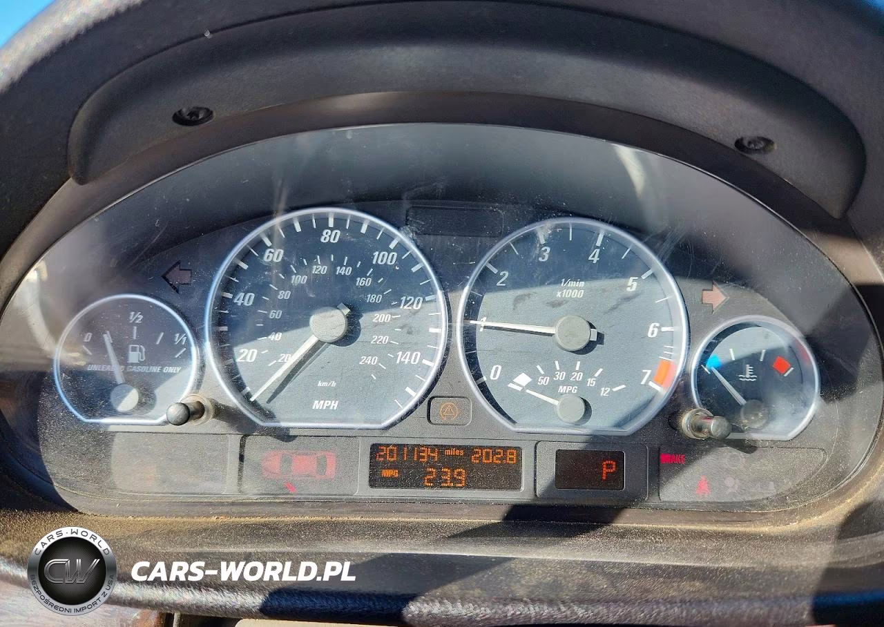 2004 BMW 330 Ci VIN:WBABW53444PL43990 - 9