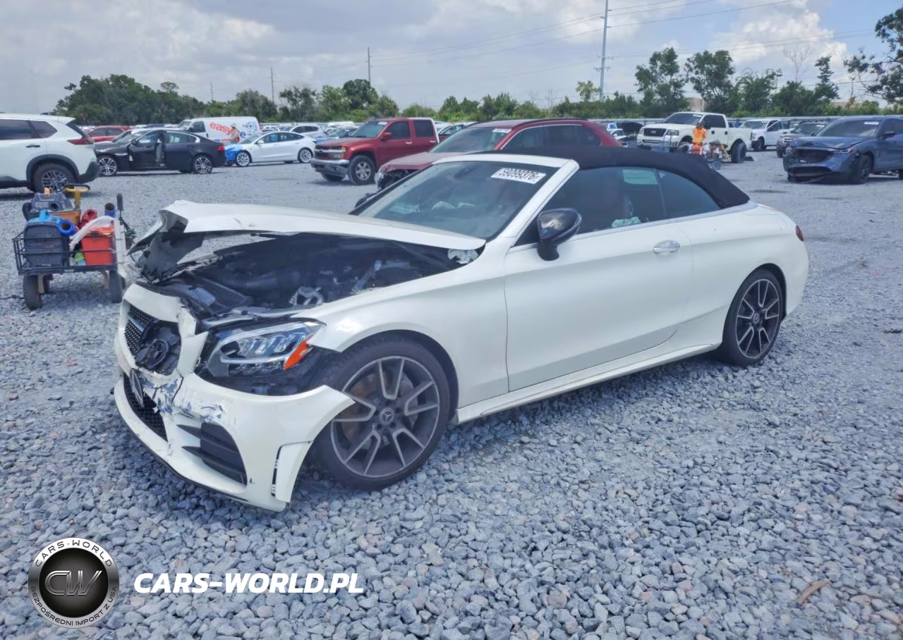 2020 Mercedes-Benz C 300 – zdjęcie 1 z 12