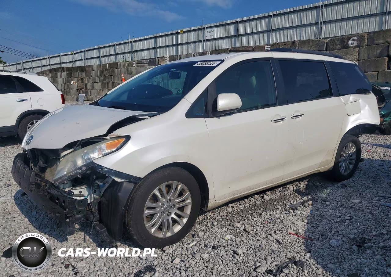 2015 Toyota Sienna Xle Premium 8-Passenger