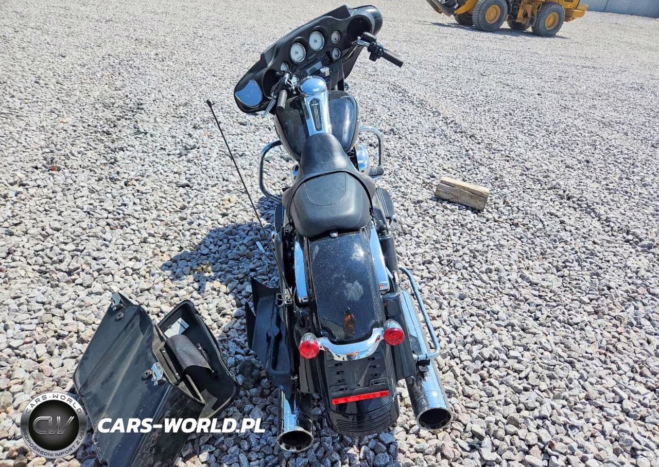 2011 Harley-Davidson Flhx VIN:1HD1KBM13BB676865 - 4