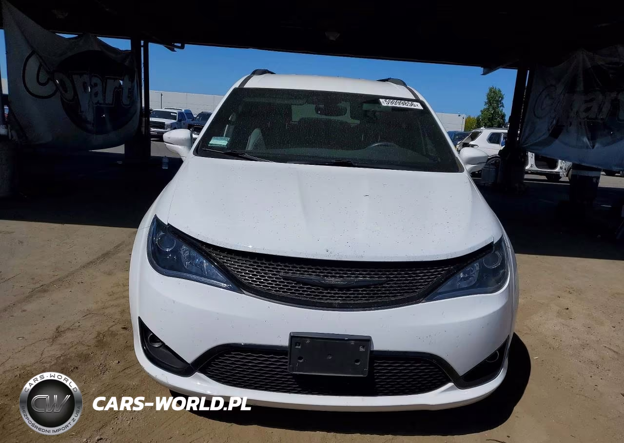 2018 Chrysler Pacifica Limited VIN:2C4RC1GG1JR356794 - 5