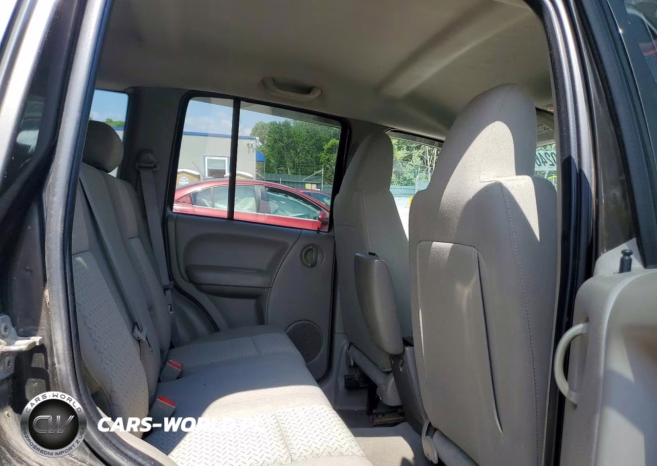 2006 Jeep Liberty Renegade VIN:1J4GL38K96W285648 - 11