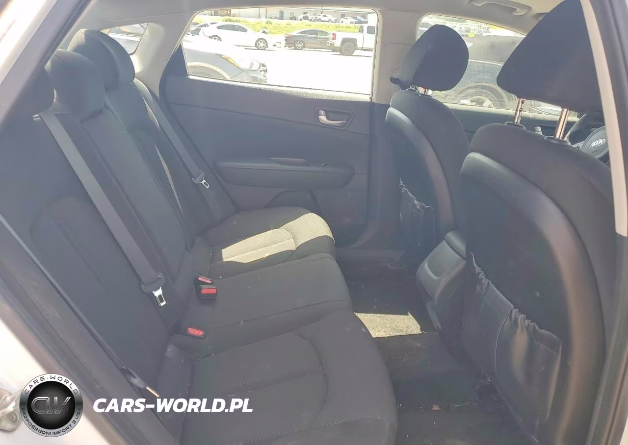 2018 Kia Optima Lx VIN:5XXGT4L3XJG233810 - 10