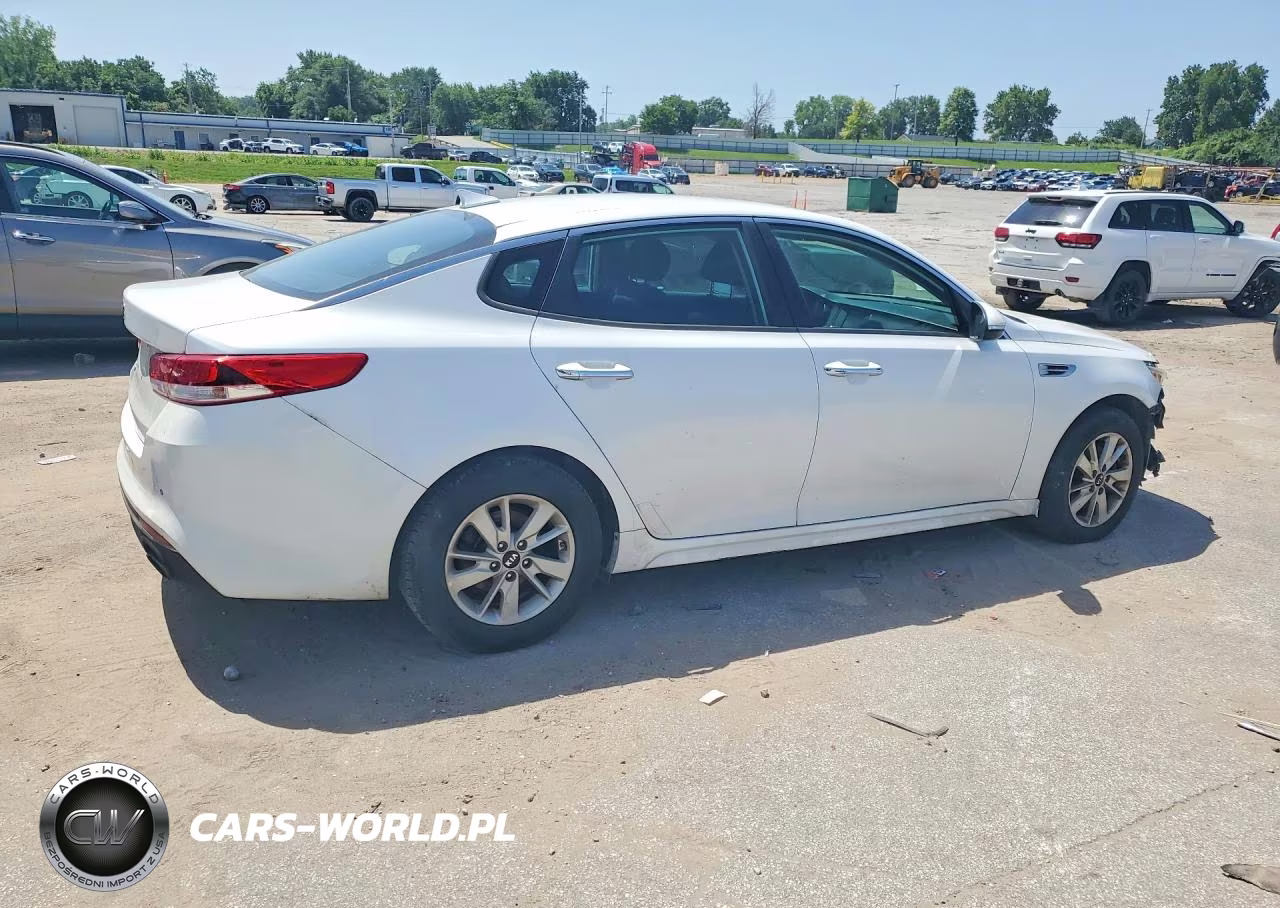 2018 Kia Optima Lx VIN:5XXGT4L3XJG233810 - 3