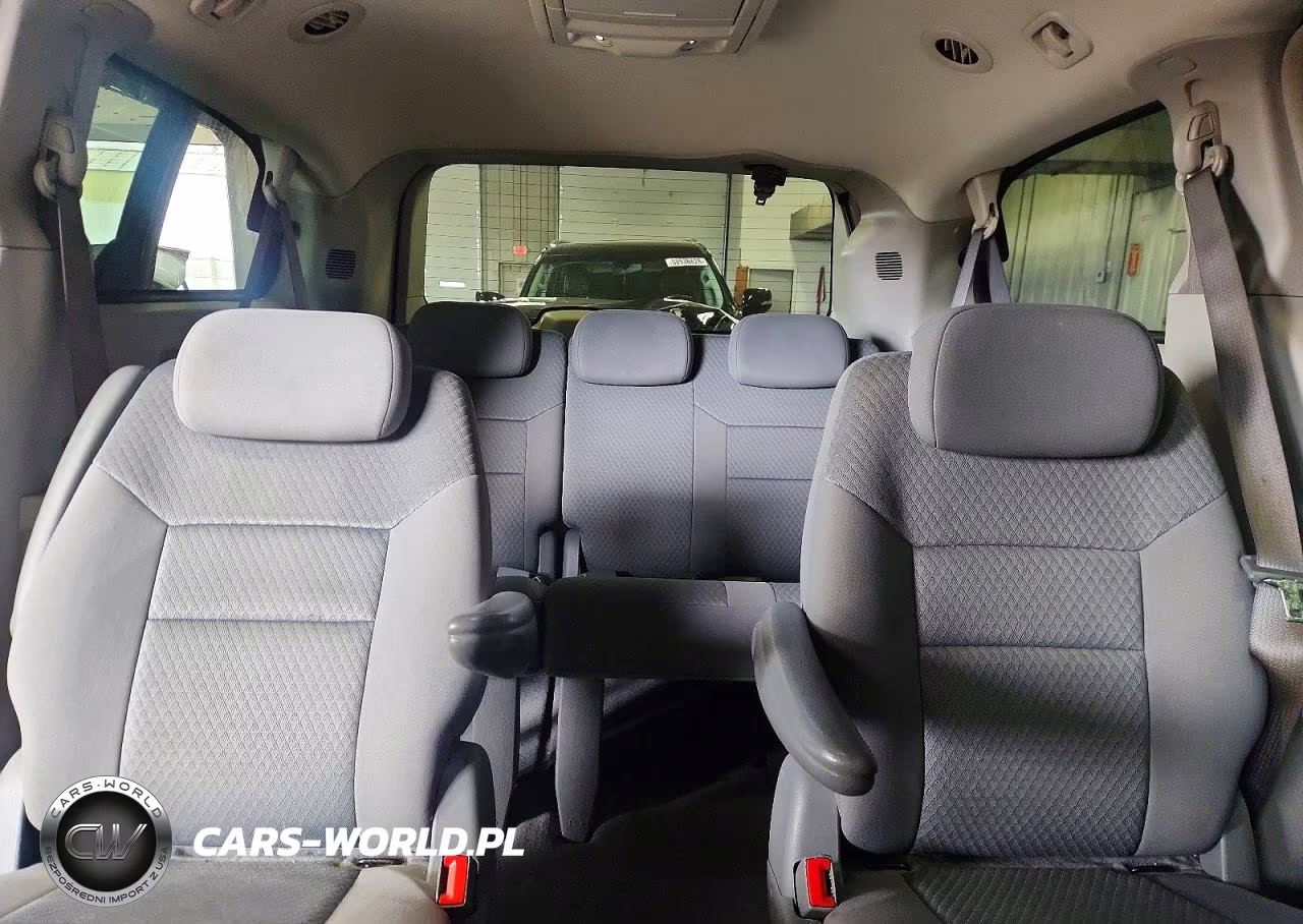 2010 Chrysler Town & Country Touring VIN:2A4RR5D18AR493778 - 10