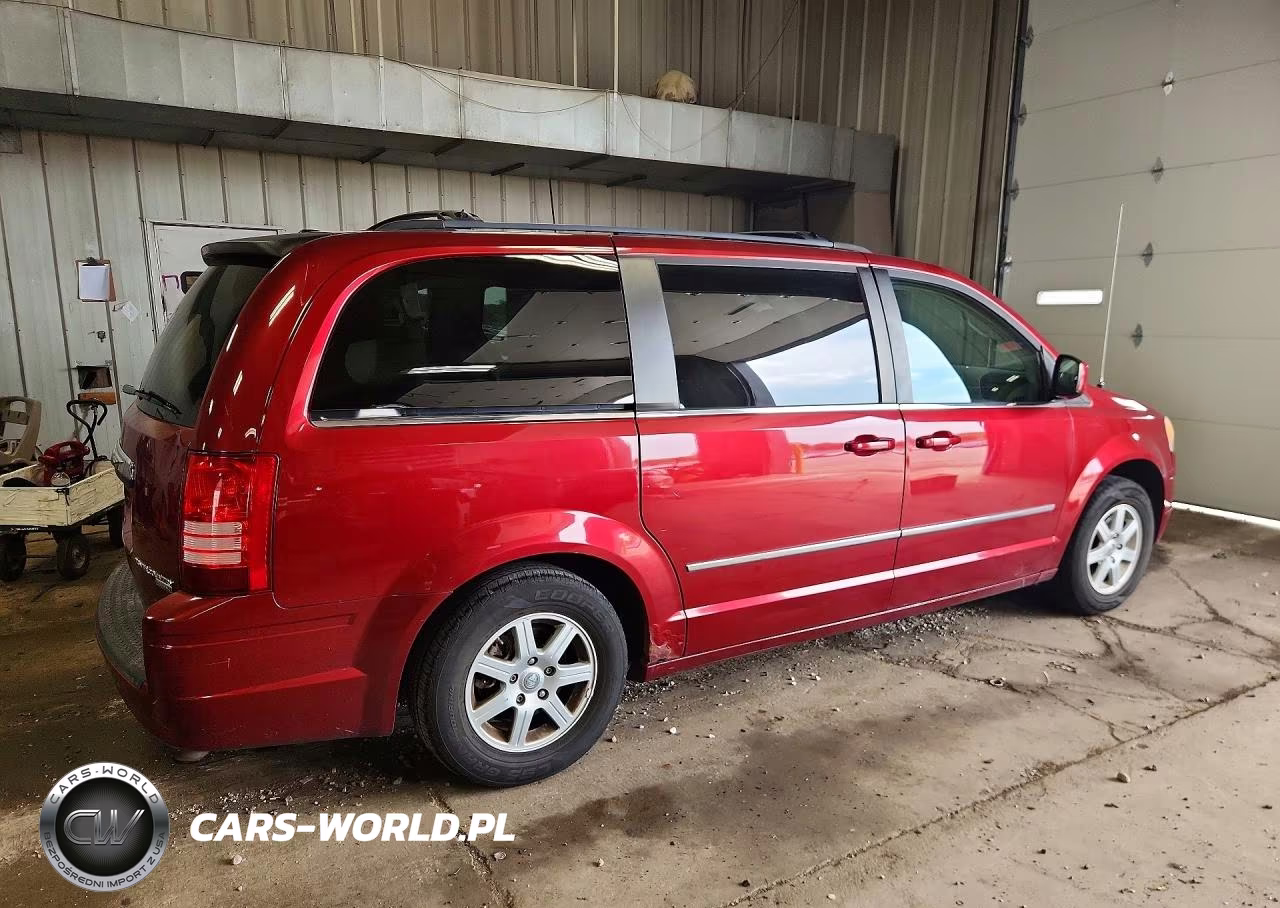 2010 Chrysler Town & Country Touring VIN:2A4RR5D18AR493778 - 3