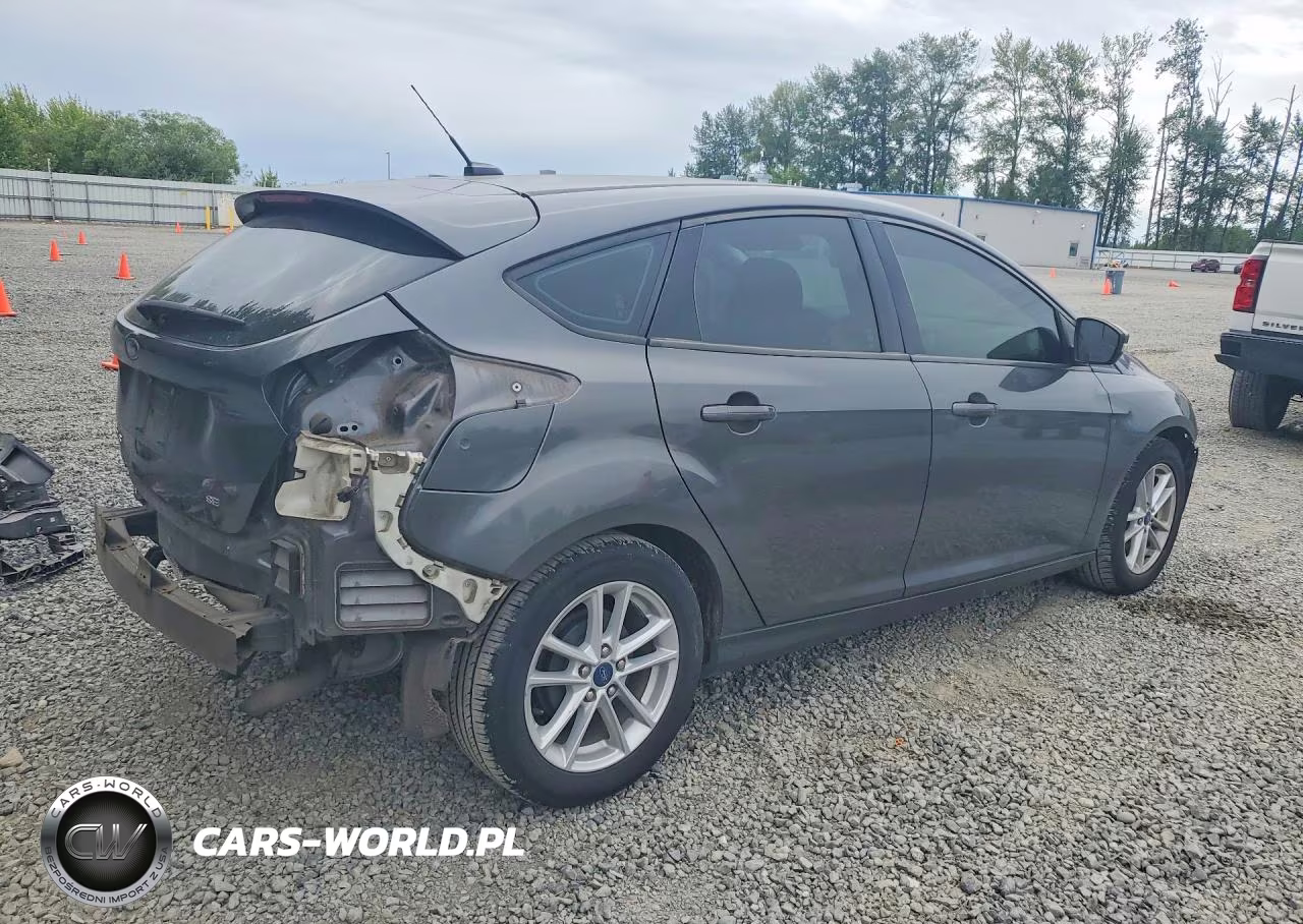2017 Ford Focus Se VIN:1FADP3K22HL344622 - 3