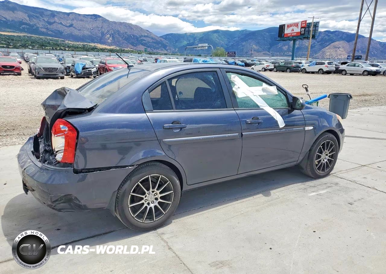 2007 Hyundai Accent Gls VIN:KMHCN46C37U136855 - 3