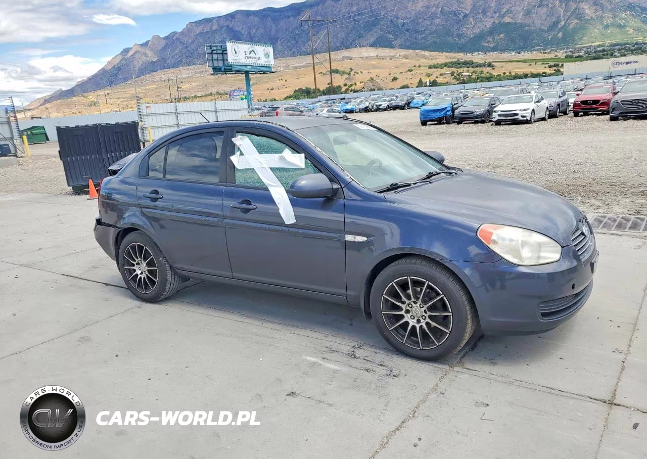 2007 Hyundai Accent Gls VIN:KMHCN46C37U136855 - 4