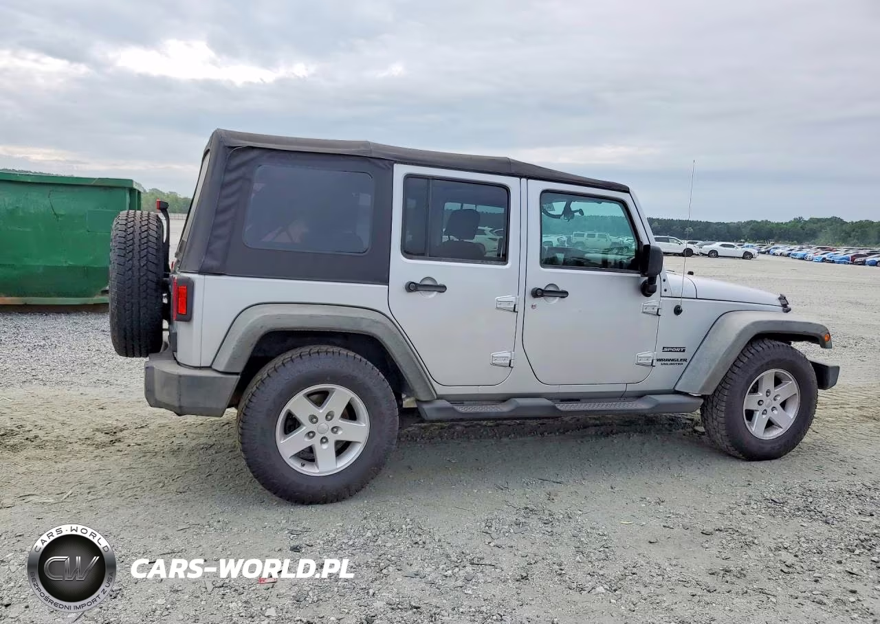2010 Jeep Wrangler Unlimited Sport VIN:1J4BB3H19AL147851 - 3
