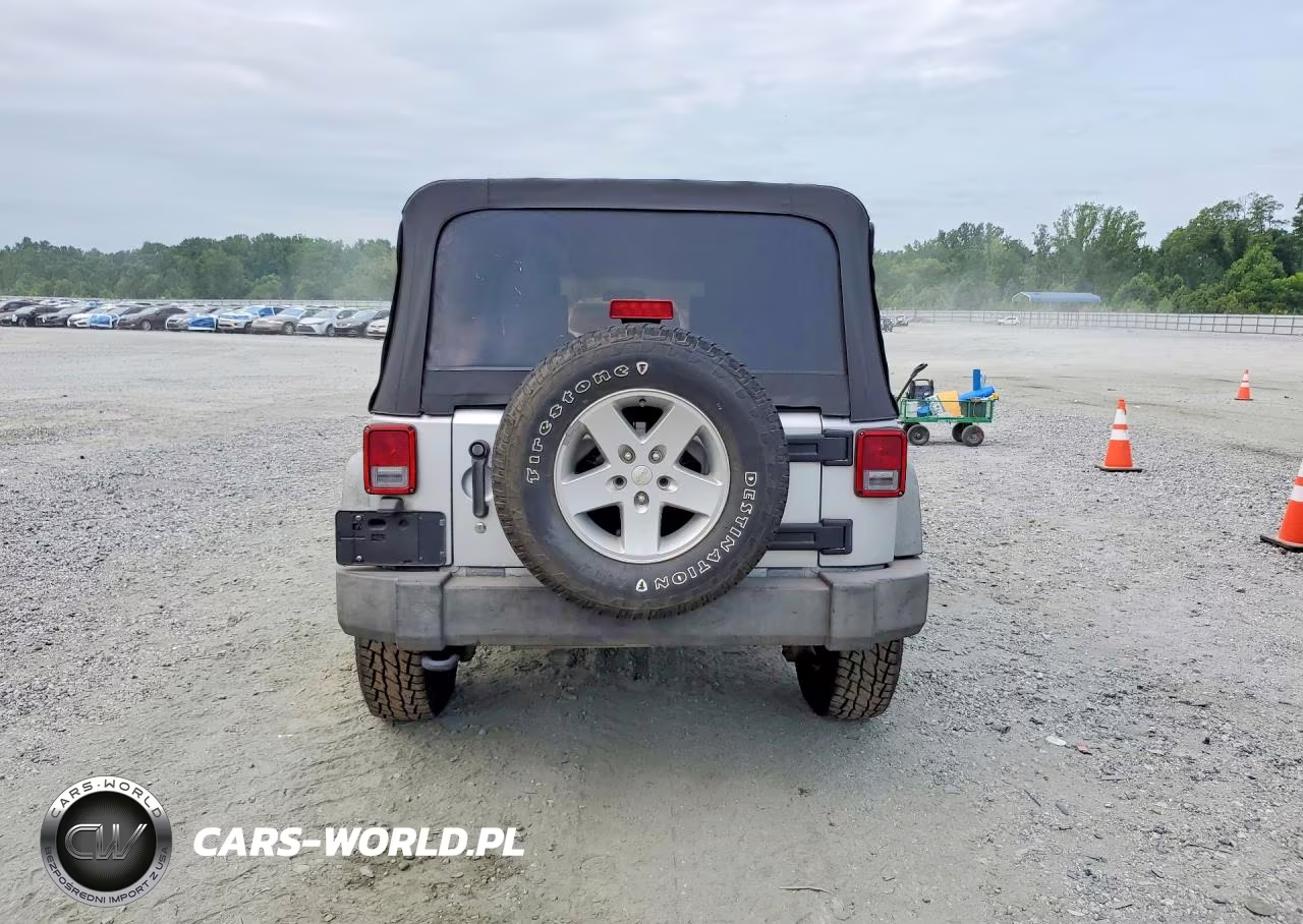2010 Jeep Wrangler Unlimited Sport VIN:1J4BB3H19AL147851 - 6
