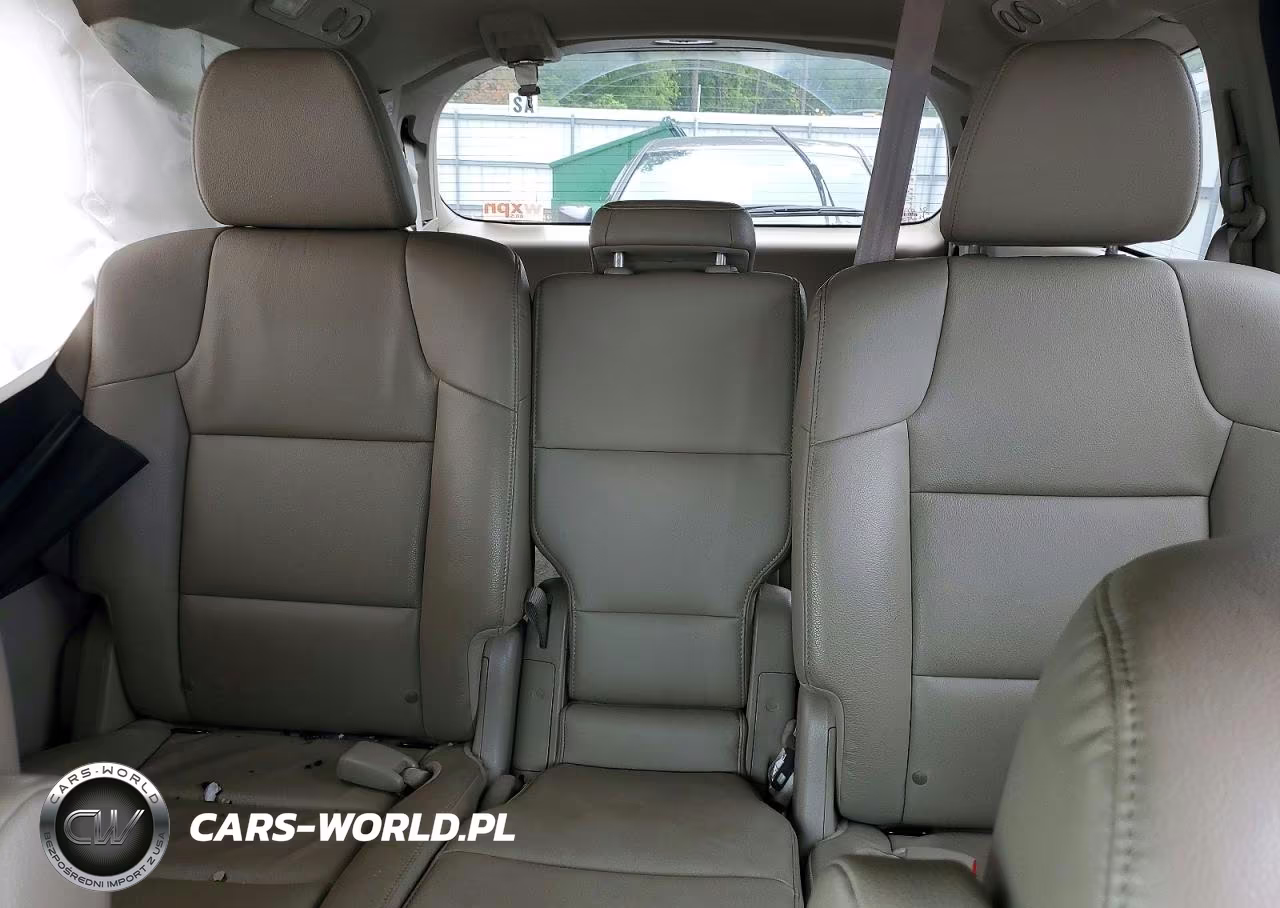 2015 Honda Odyssey Touring VIN:5FNRL5H97FB108740 - 10