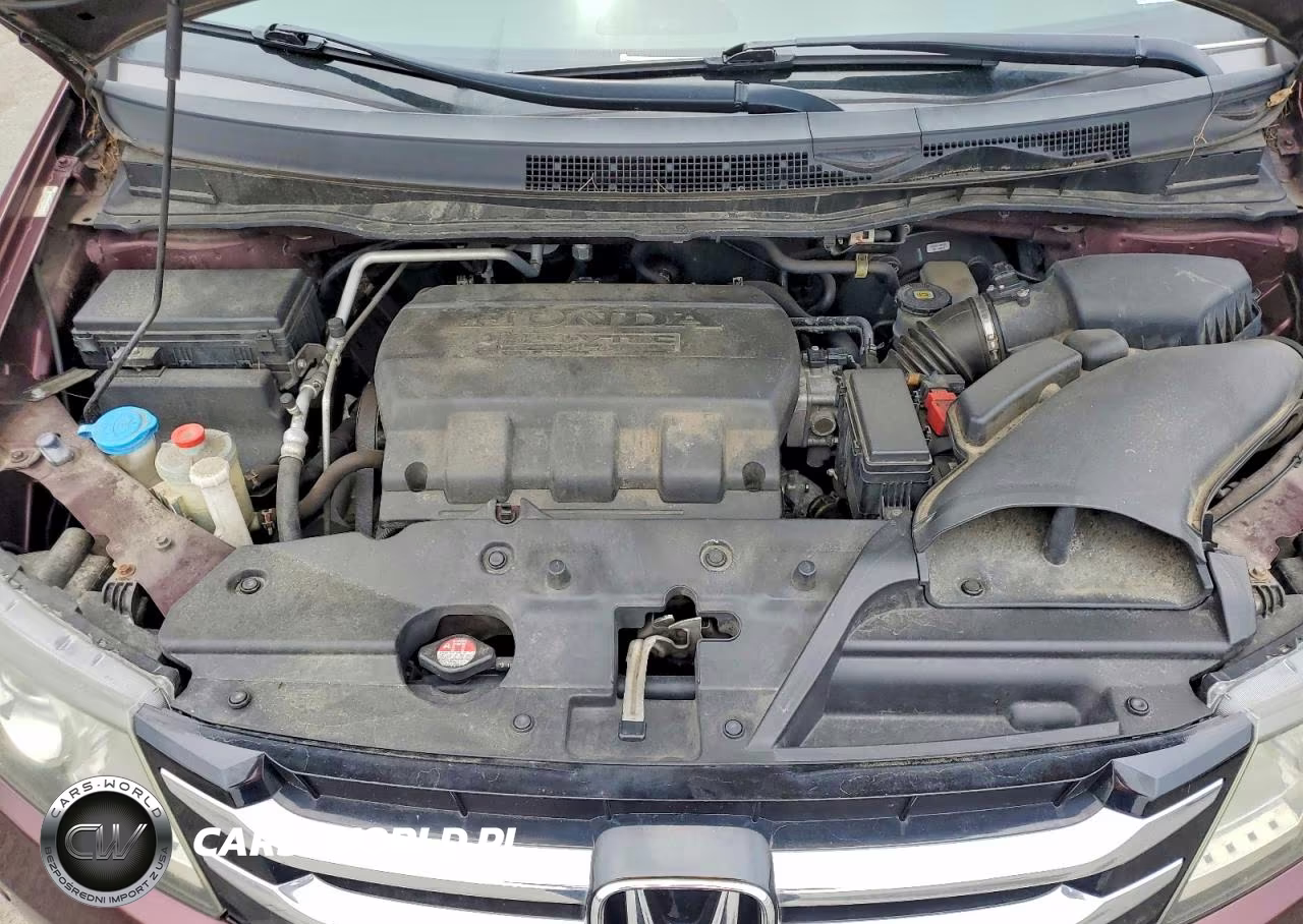 2015 Honda Odyssey Touring VIN:5FNRL5H97FB108740 - 12