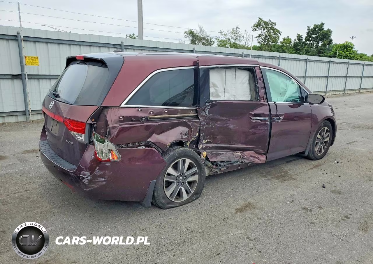 2015 Honda Odyssey Touring VIN:5FNRL5H97FB108740 - 3