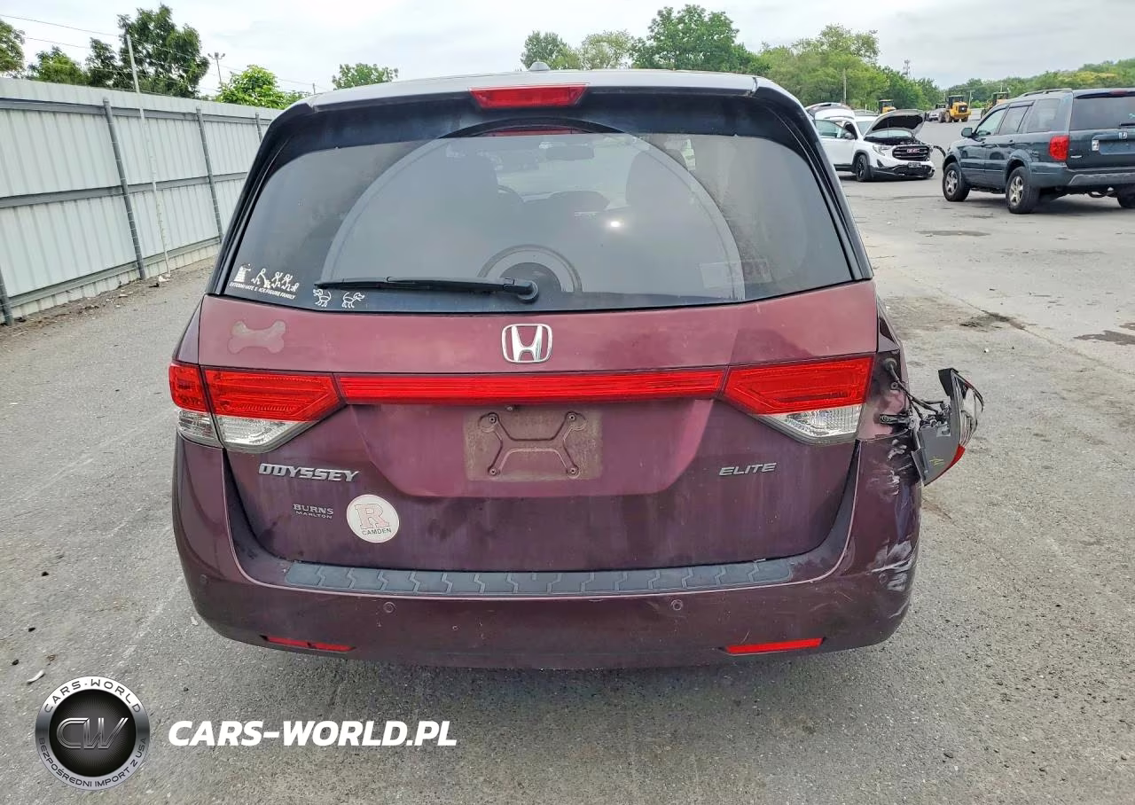 2015 Honda Odyssey Touring VIN:5FNRL5H97FB108740 - 6