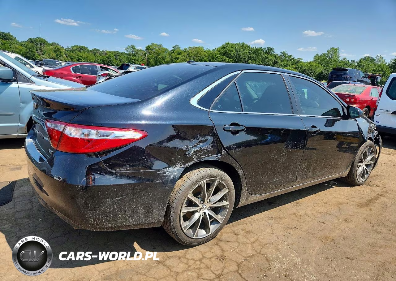 2015 Toyota Camry Xse VIN:4T1BF1FK7FU879659 - 3