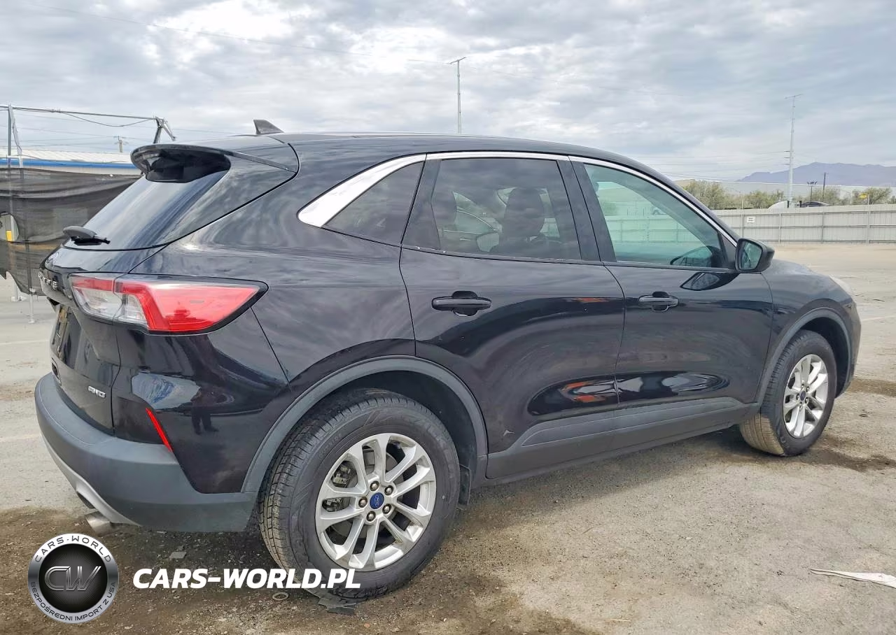 2021 Ford Escape Se VIN:1FMCU9G69MUB22656 - 3