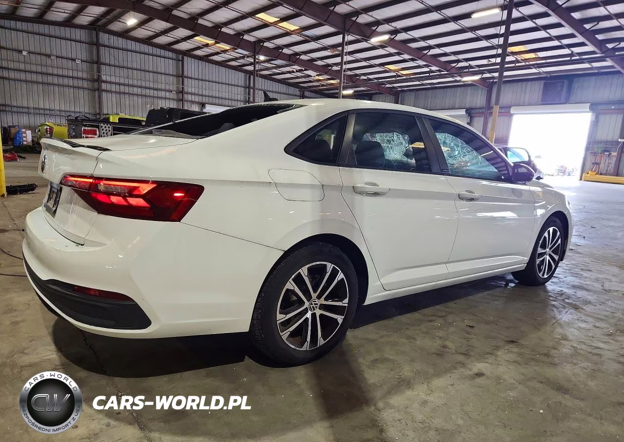 2024 Volkswagen Jetta Sport VIN:3VWBM7BU6RM021139 - 3