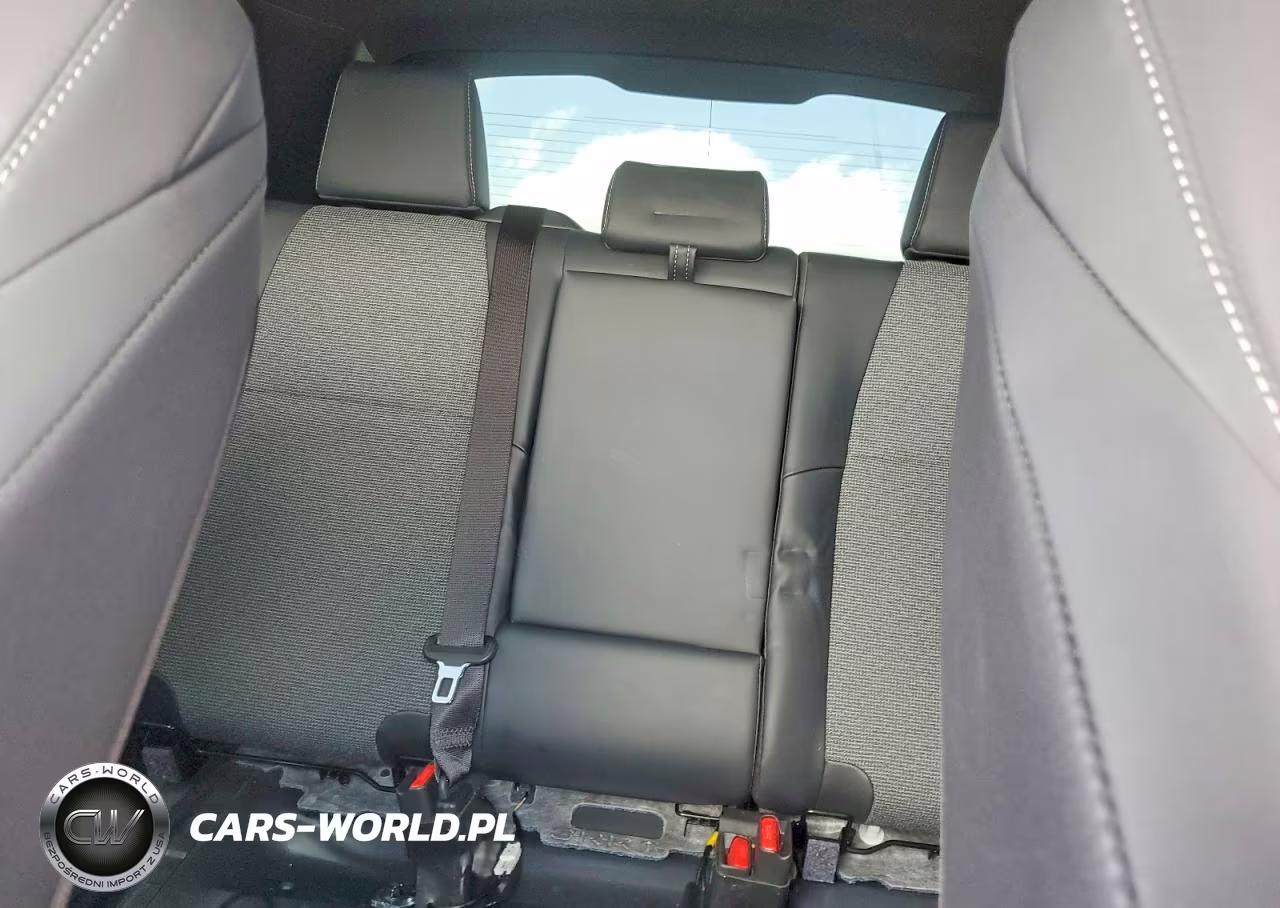 2026 Toyota Bz Xle Plus VIN:JTMBCAEB6TA000907 - 10