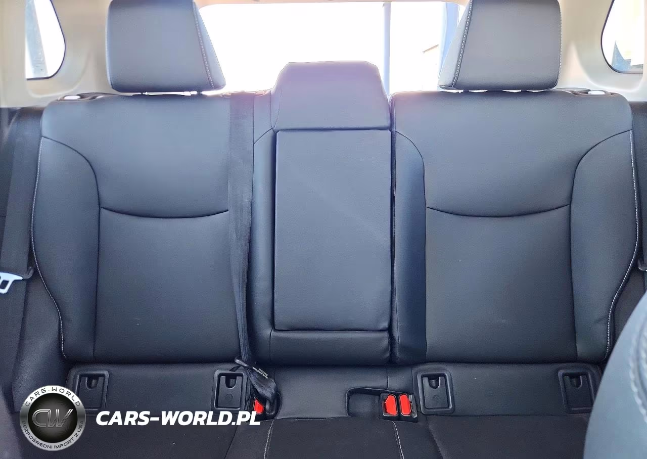 2026 Toyota Corolla Cross Xle VIN:7MUDAABG9TV148797 - 10