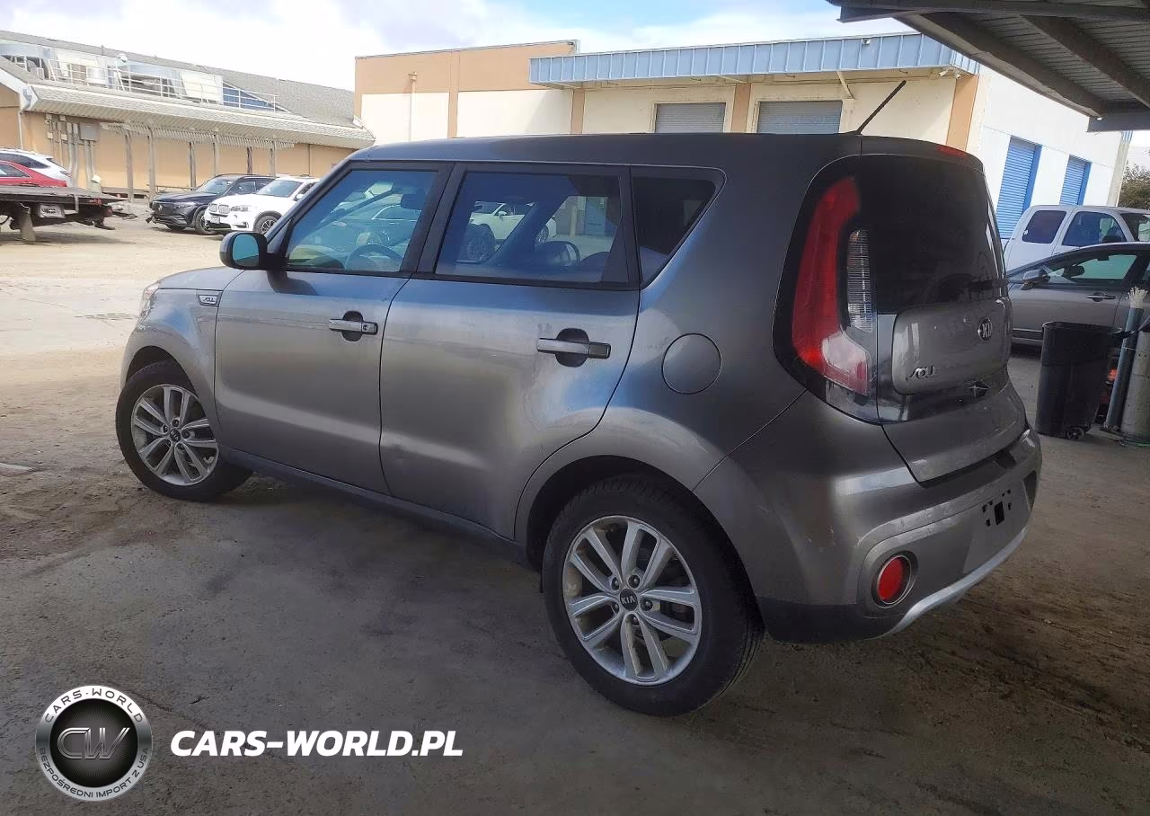 2018 Kia Soul + VIN:KNDJP3A5XJ7577011 - 2