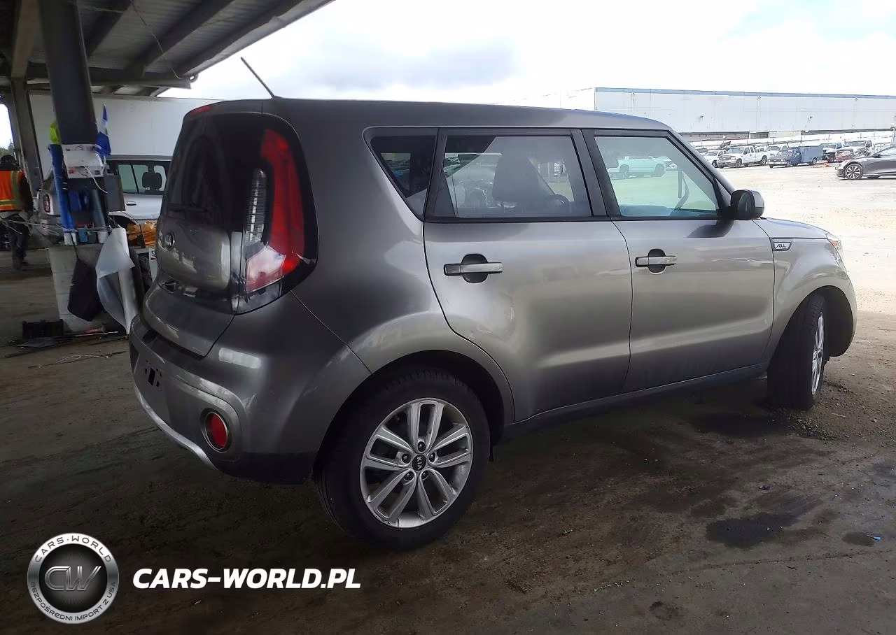 2018 Kia Soul + VIN:KNDJP3A5XJ7577011 - 3