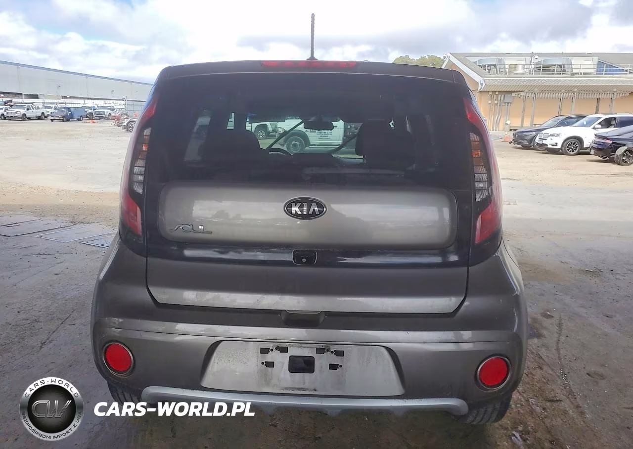 2018 Kia Soul + VIN:KNDJP3A5XJ7577011 - 6