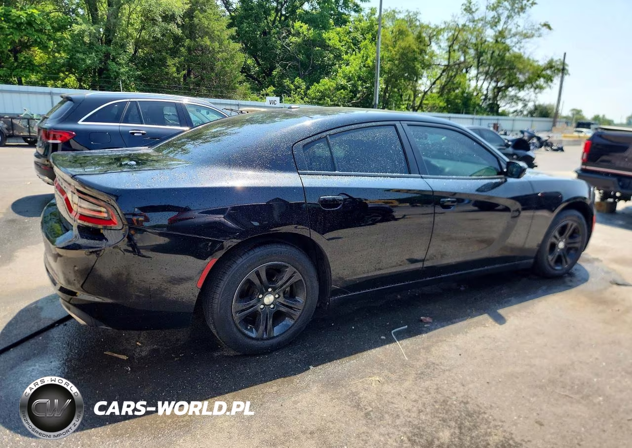 2019 Dodge Charger Sxt VIN:2C3CDXBG4KH699365 - 3