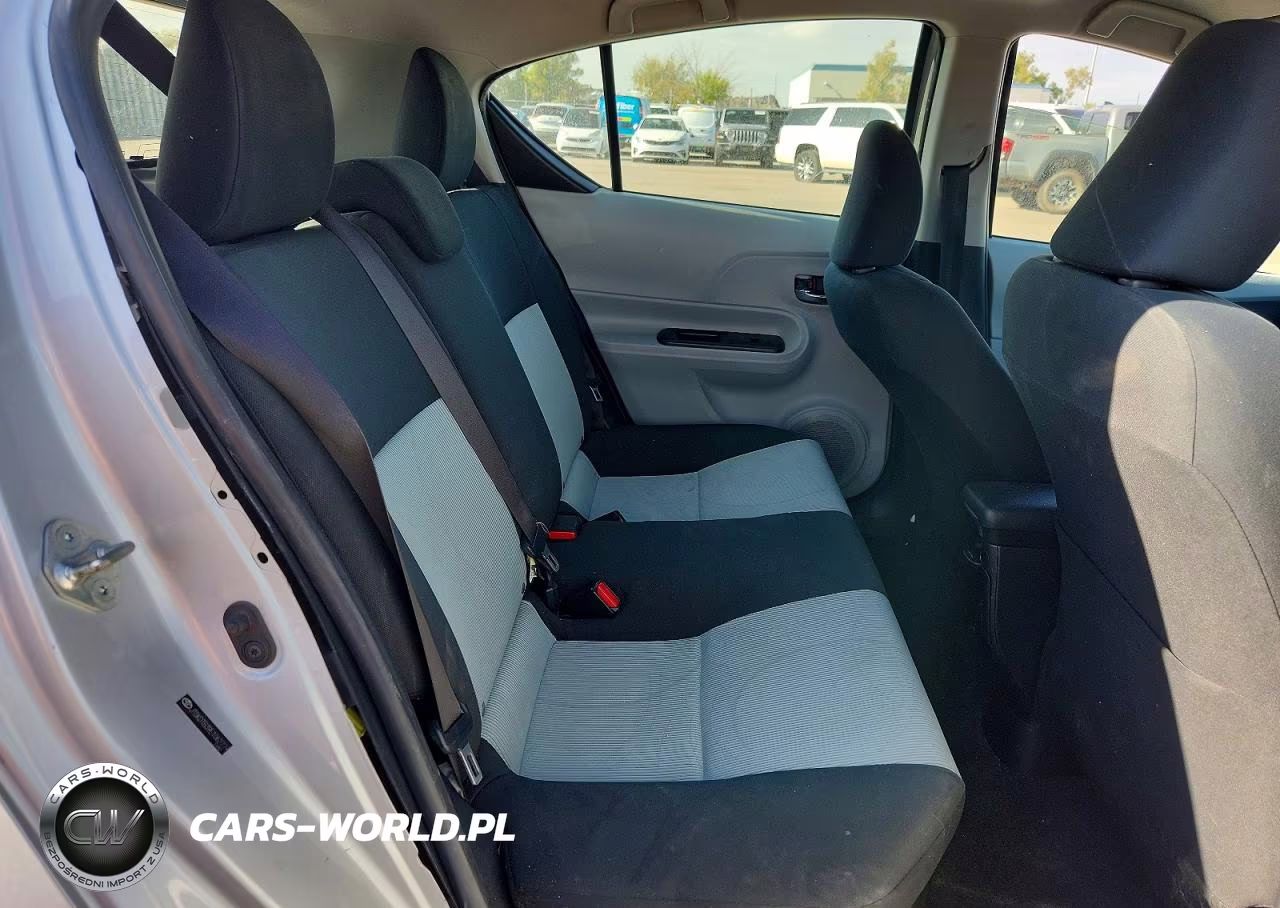 2014 Toyota Prius C Two VIN:JTDKDTB39E1062729 - 10